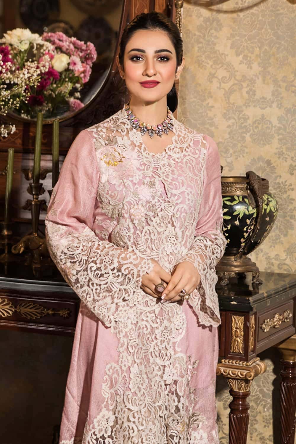 Lace Valleria