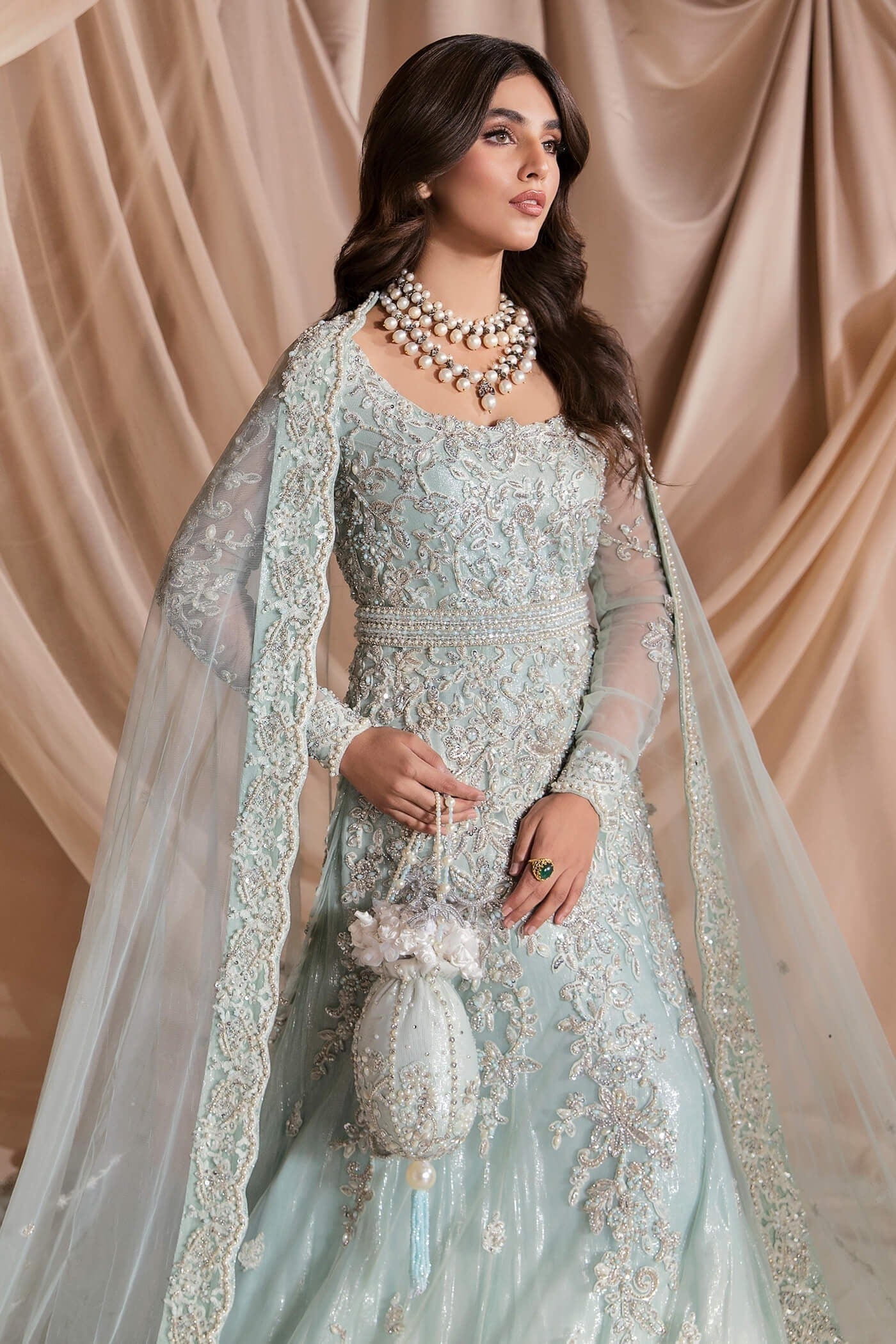 Husn e Khekashan