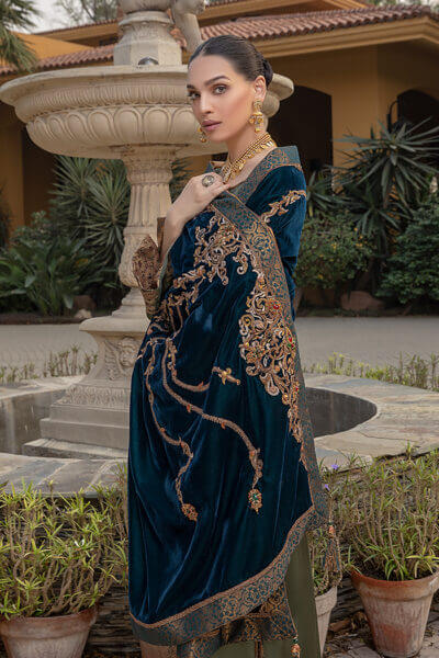 Imperial Majesty Shawl