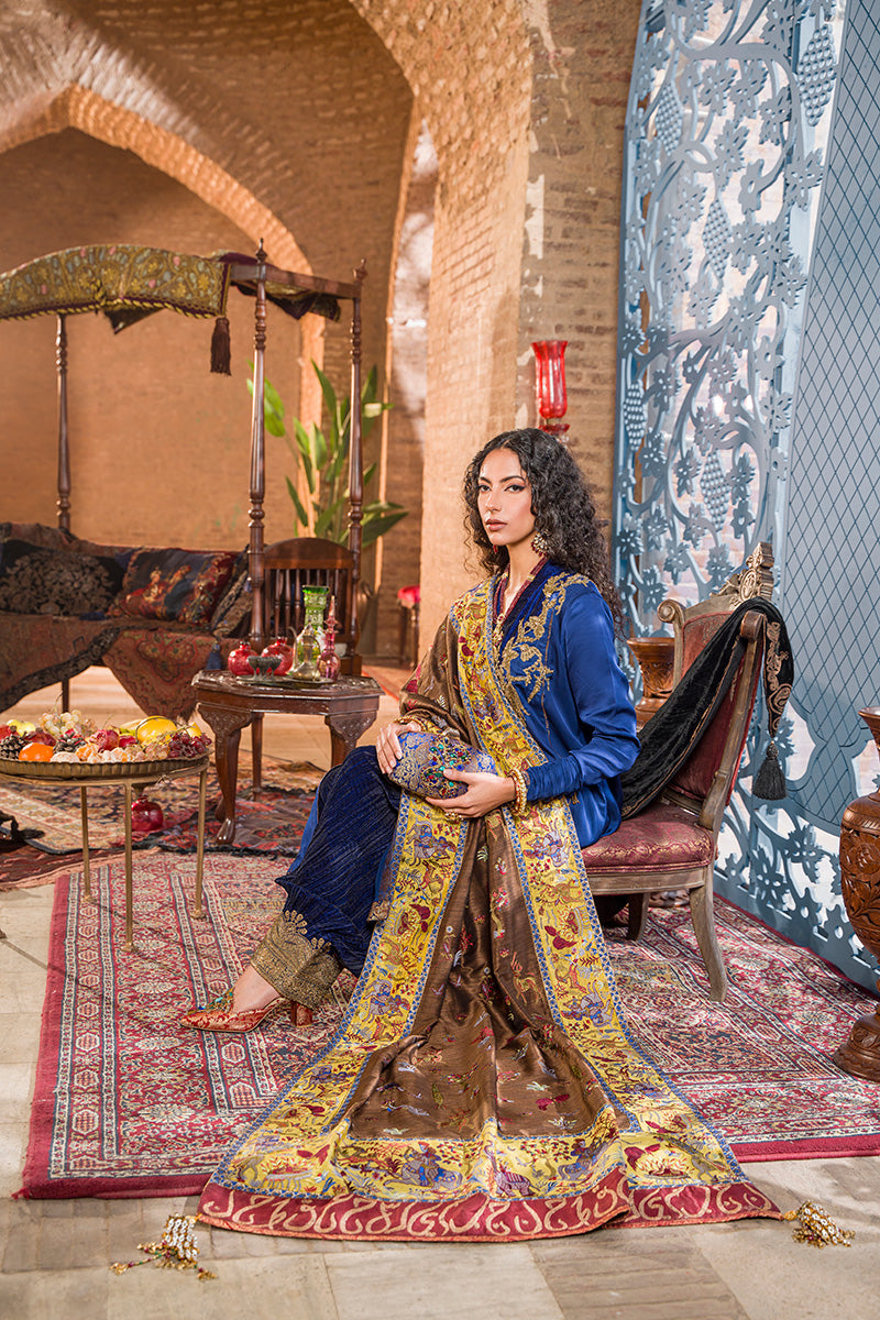 Sahib e Manzil Shawl - Qurat ul Ain