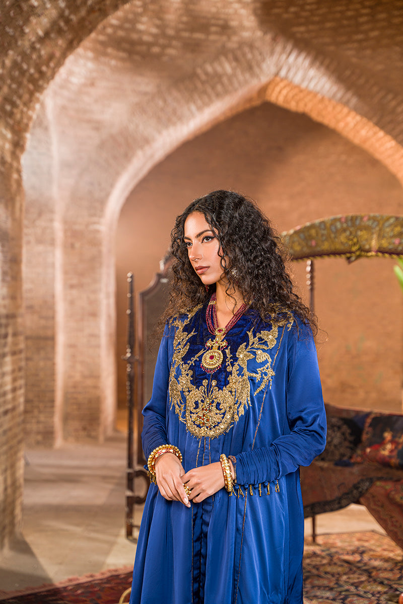 Sahib e Manzil Shawl - Qurat ul Ain