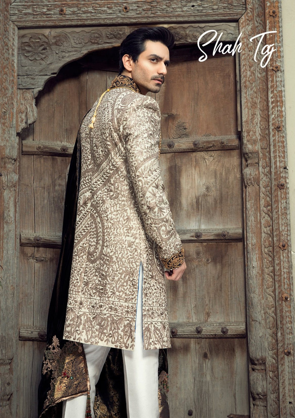 Shah Taj by Nilofer Shahid, Dastaan e Firdous, back